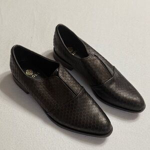Isola Black Snake Embossed Loafers size 8M. Only worn once.